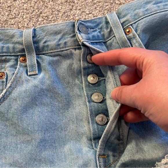LEVI'S 501 Original Denim Cutoff Shorts Luxor Heat Button Fly Distressed Size 31 - Picture 3 of 12